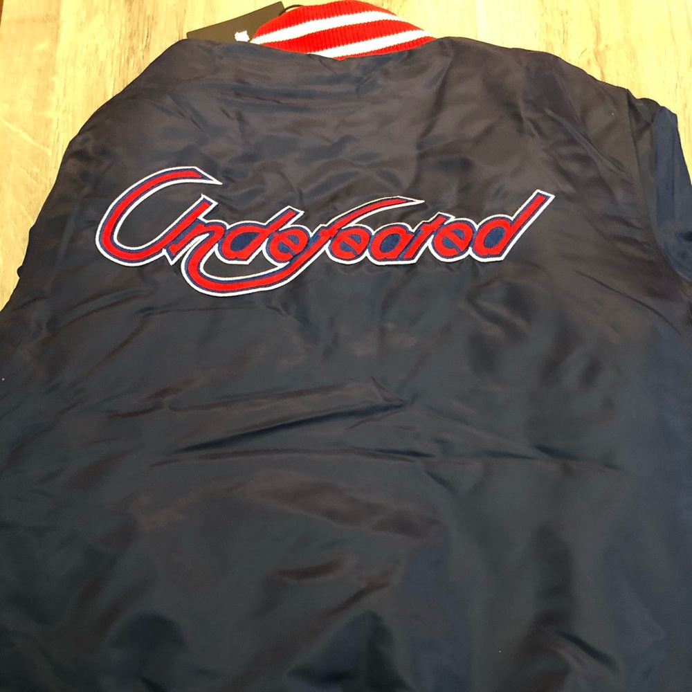 🚫 S O L D 🚫 🎉 HP 🎉 UNDEFEATED Stadium Jacket - Picture 4 of 8